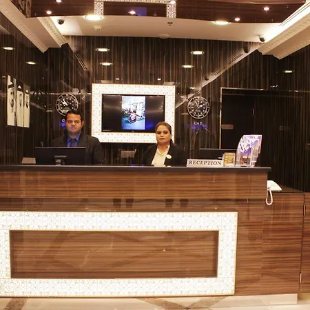 Montreal Naif Hotel-3